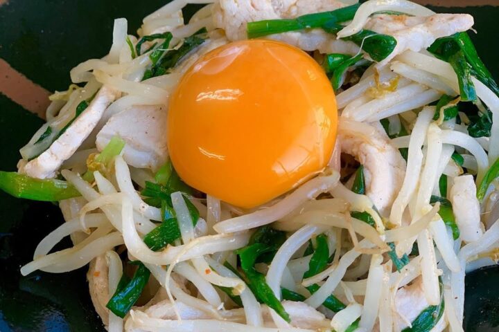 写真：うま辛！豚ニラもやし炒め