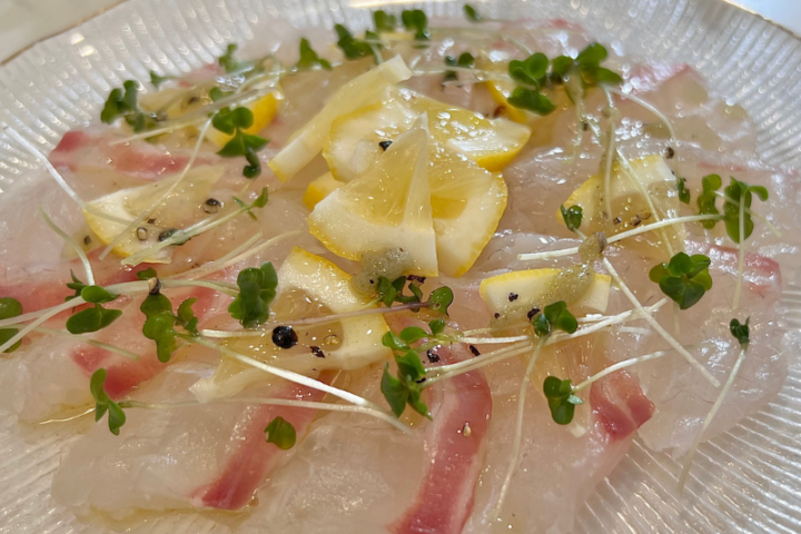 写真：鯛の昆布茶カルパッチョ