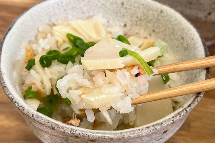 写真：たけのこと桜えびの炊き込みご飯